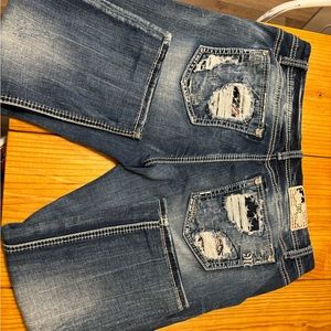 Miss Me Size 32  Mid Rise Crops